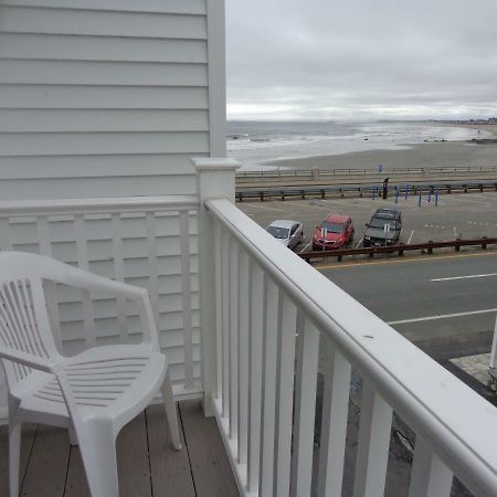 Jonathan'S On The Oceanfront Hampton Exterior foto